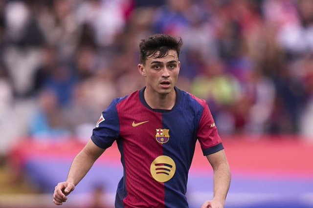 Pedri se mure dans le silence : La star de Barcelone craint-elle la révolution de Mourinho au Real Madrid ?